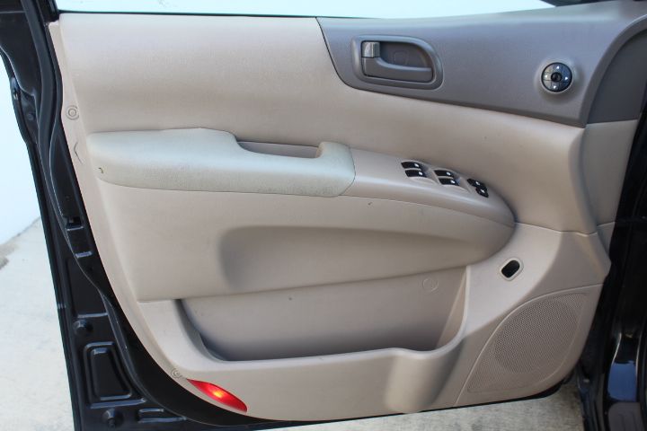 Used Car 2012 Kia Sedona  Lx For Sale Under $10,000 In Georgetown, Texas