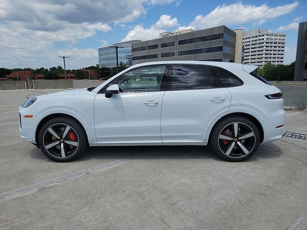 Thumbnail: 2024 Porsche Cayenne - 7