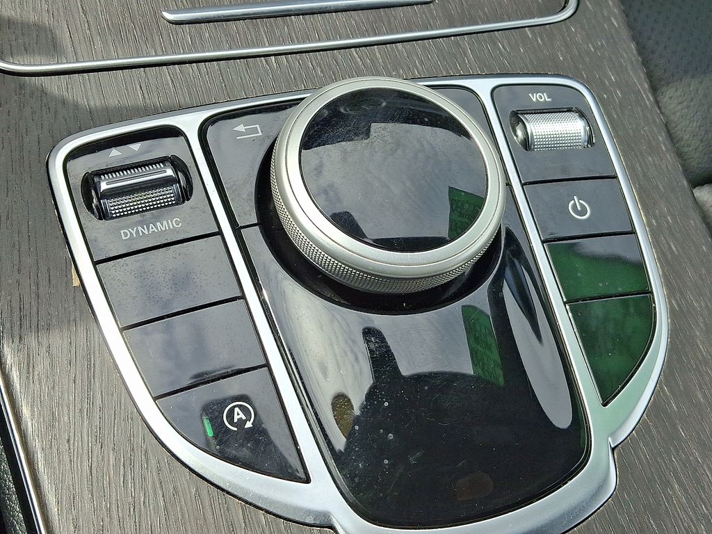 Thumbnail: 2021 Mercedes-Benz C-Class - 26