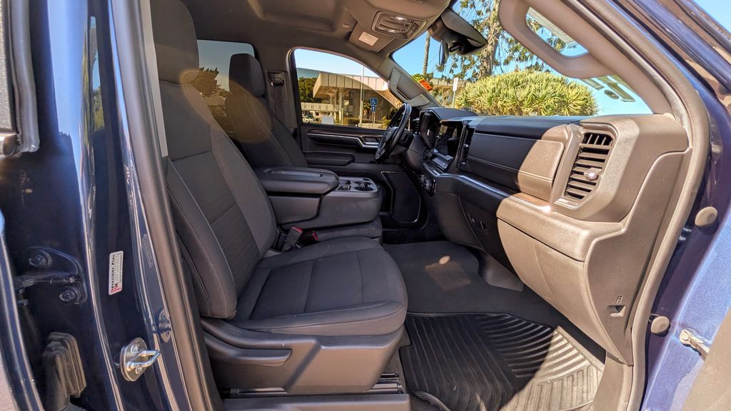 Used 2023 Chevrolet Silverado 1500 LT 4D Crew Cab