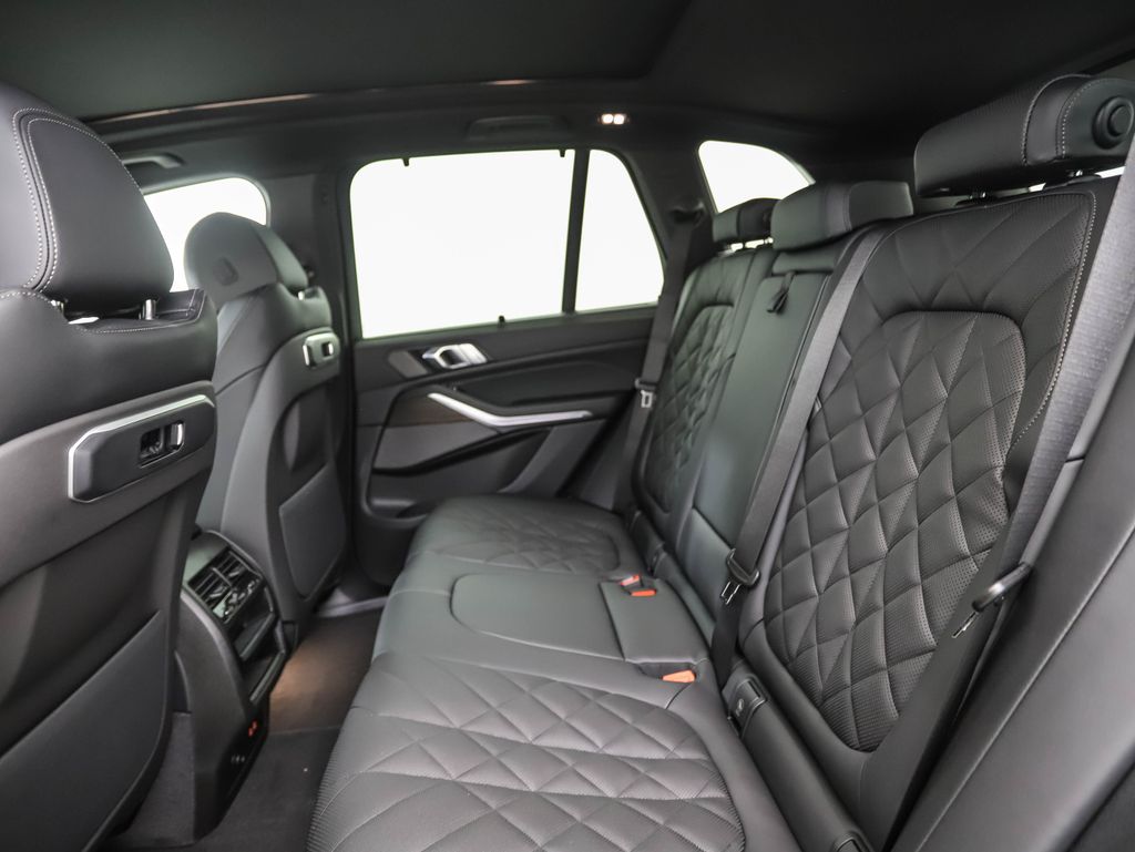 Thumbnail: 2026 BMW X5 - 21