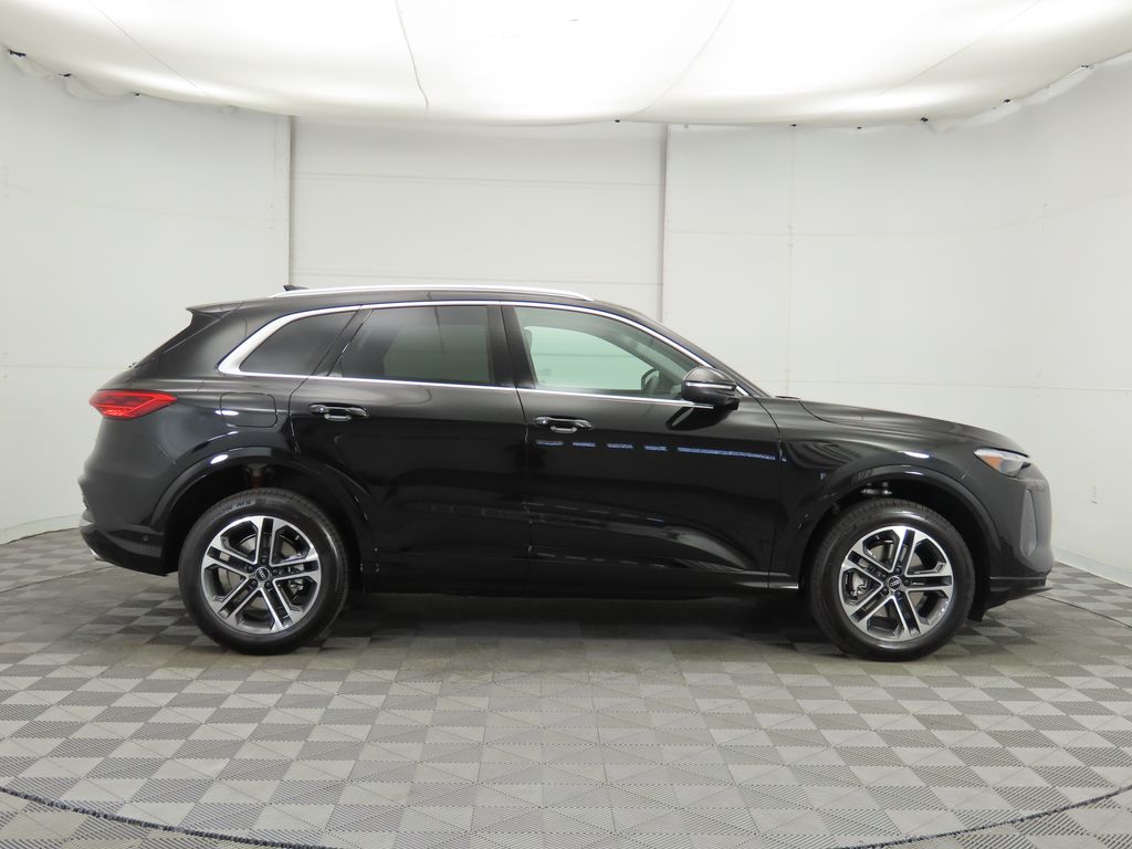 Thumbnail: 2025 Audi Q5 - 4