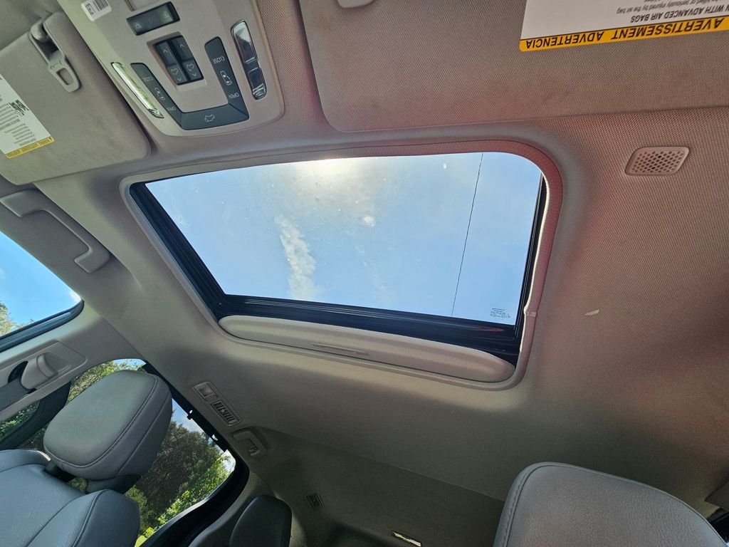 Thumbnail: 2024 Toyota Sienna - 31