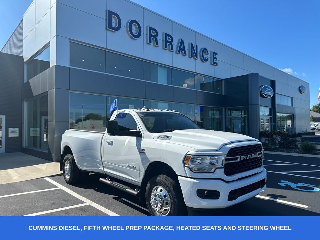 Bright White Clearcoat 2022 RAM 3500 Pickup Truck Four-Wheel Drive 6-Speed Automatic
