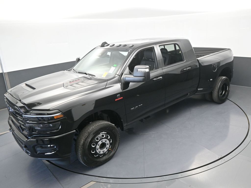 New 2026 Diamond Black Crystal Pearlcoat Ram Laramie image 54