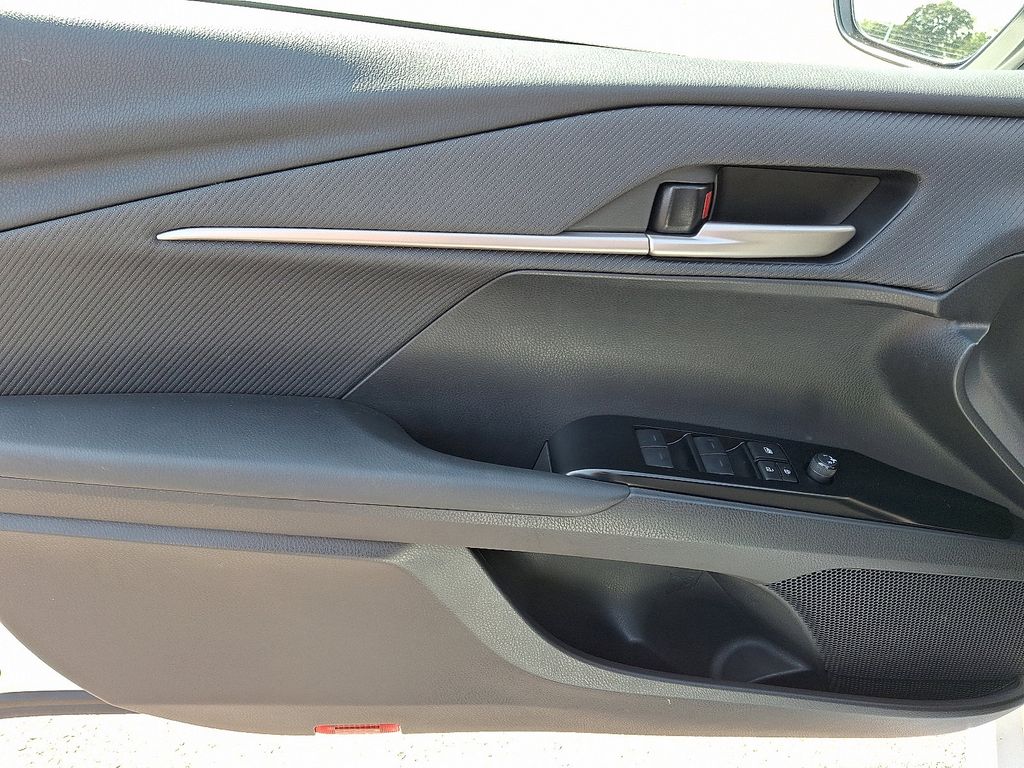 Thumbnail: 2025 Toyota Camry - 12