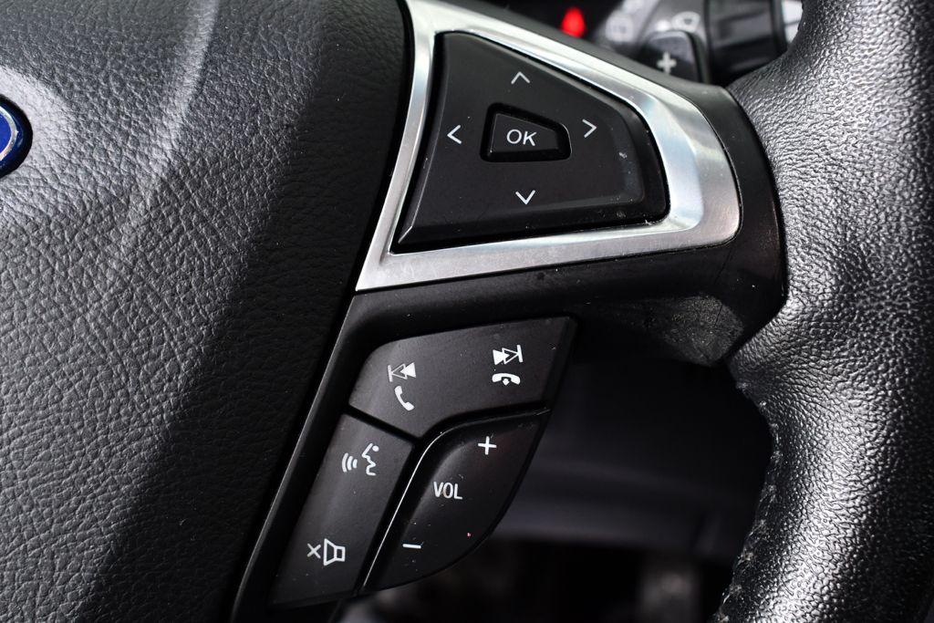 Used 2016 White Ford SEL image 31