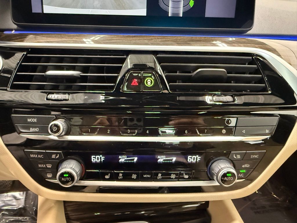 Thumbnail: 2023 BMW 5 Series - 18