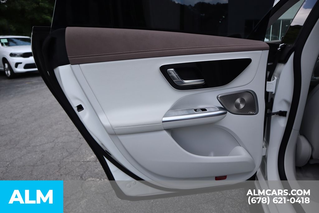 Used 2025 White Mercedes-Benz 350+ Sedan image 19