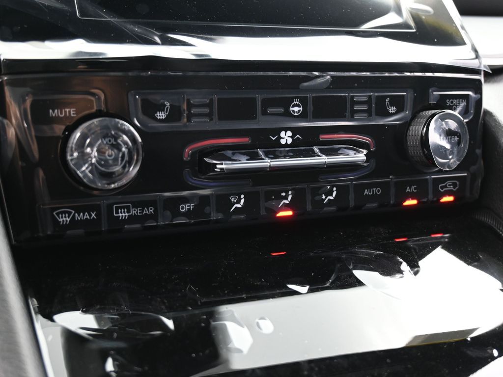 New 2025 Baltic Gray Metallic Clearcoat Jeep Altitude X image 22