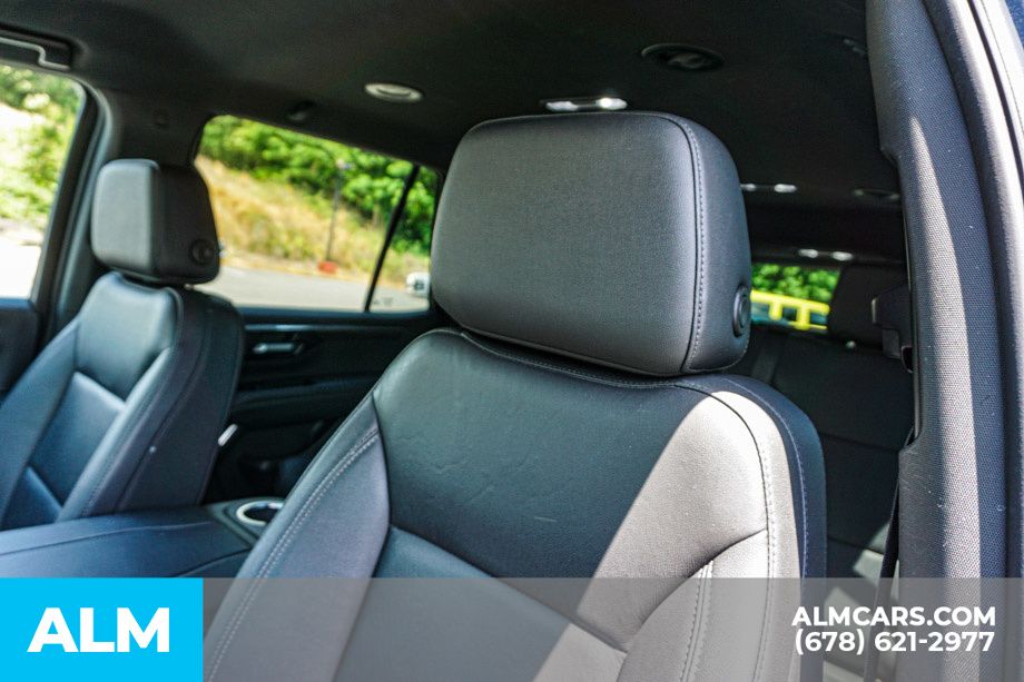 Used 2025 Black Chevrolet LT image 18