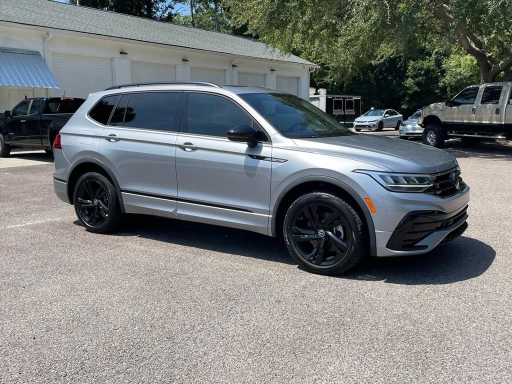 2023 Volkswagen Tiguan SE R-Line Black FWD