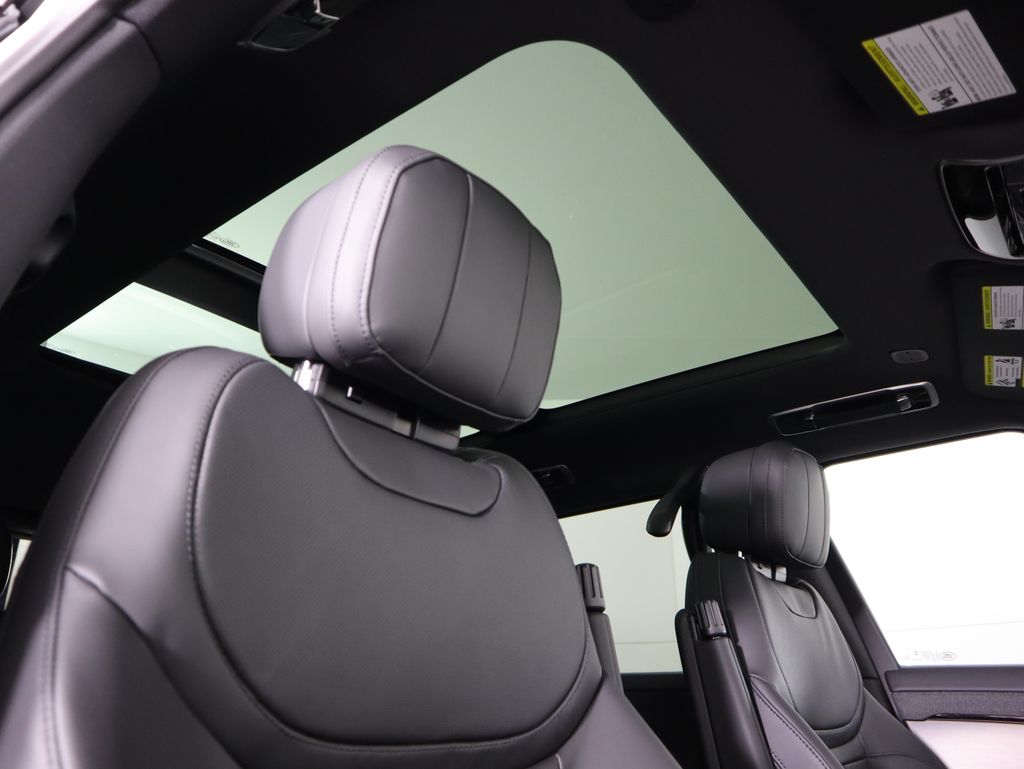 Thumbnail: 2026 Land Rover Range Rover Sport - 19