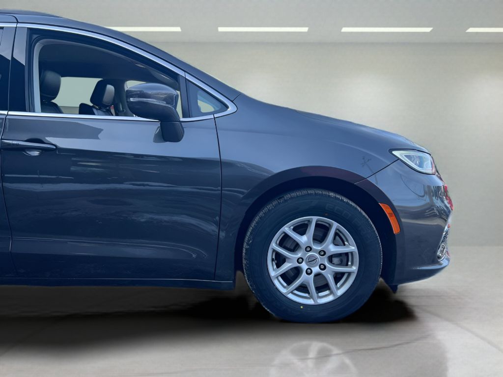 Used 2022 Chrysler Pacifica Van