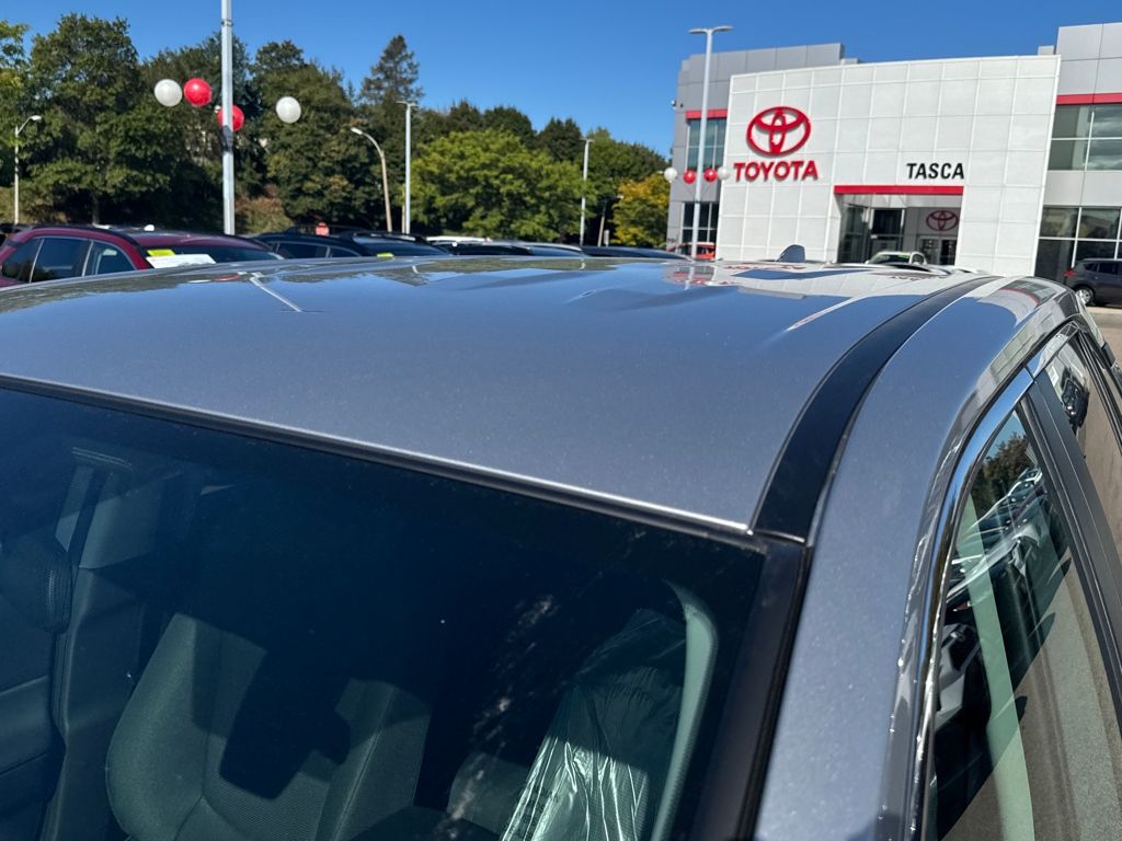 2025 Toyota RAV4 LE photo 14