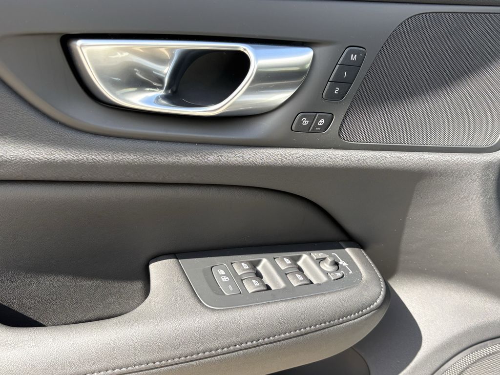 New 2026 Crystal White Volvo B5 Plus image 11