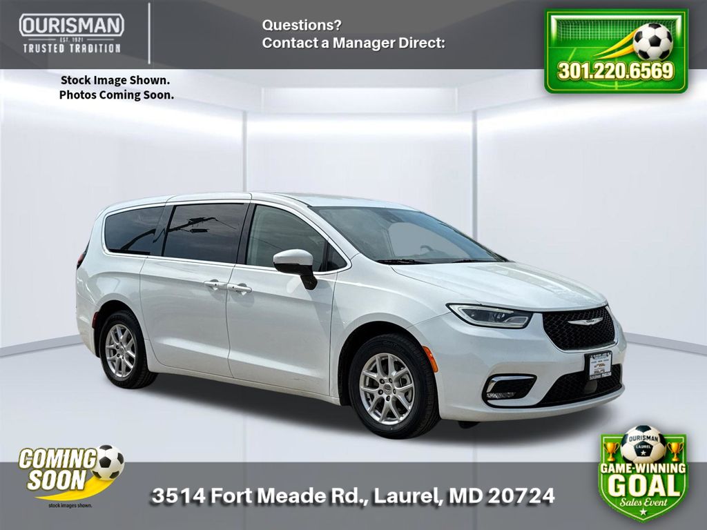 Bright White Clearcoat 2023 Chrysler Pacifica Minivan Front-Wheel Drive 9-Speed Automatic