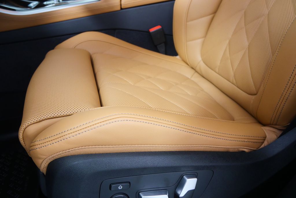 Thumbnail: 2026 BMW X5 - 10