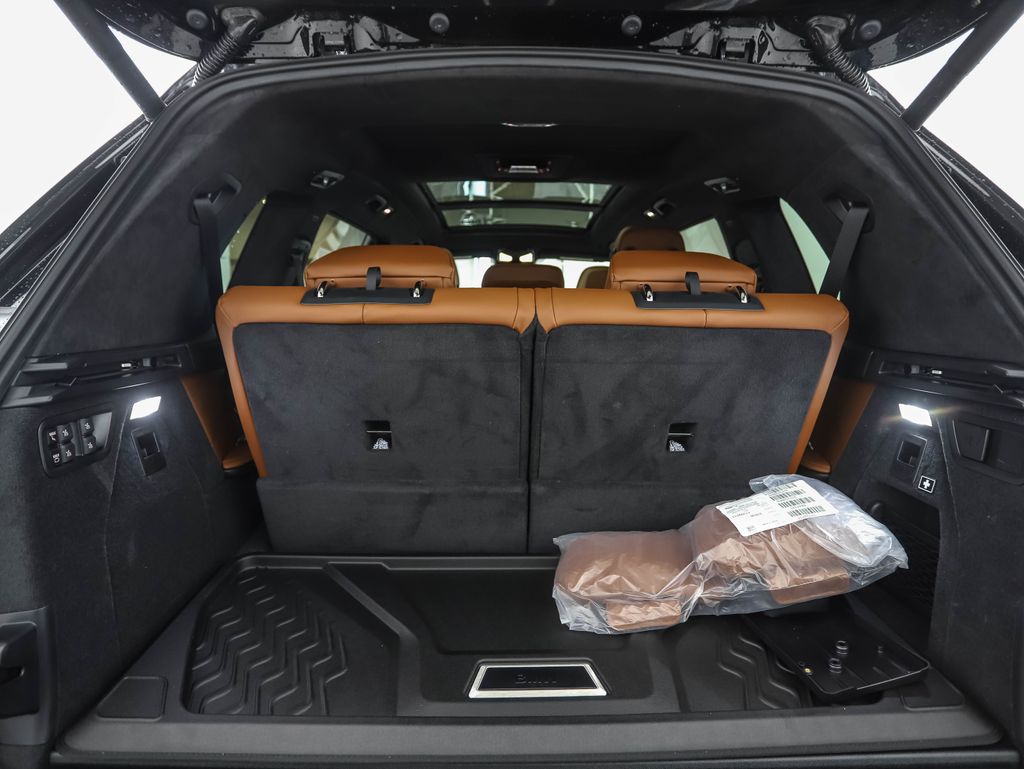 Thumbnail: 2026 BMW X7 - 28