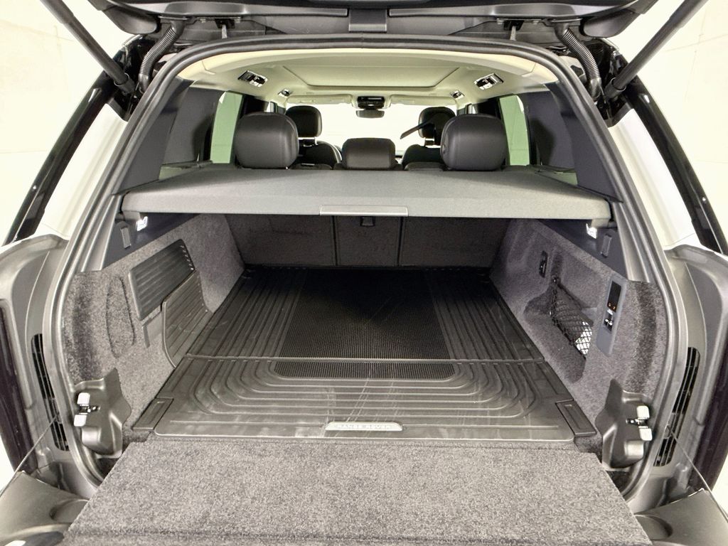 Thumbnail: 2026 Land Rover Range Rover - 26