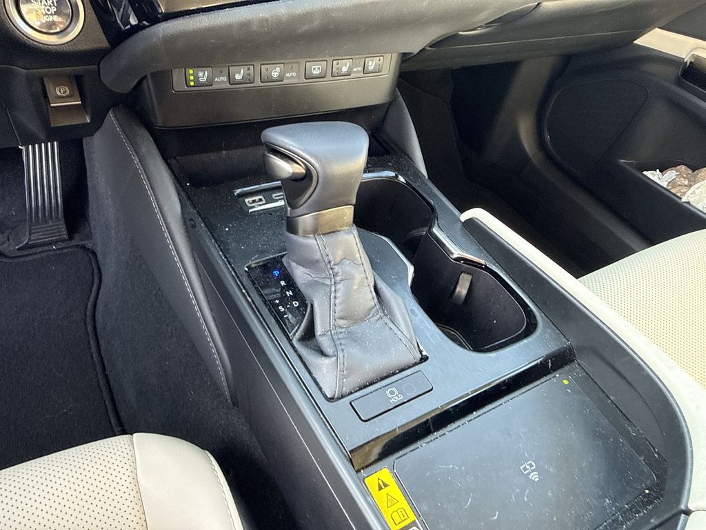 Thumbnail: 2025 Lexus ES - 20