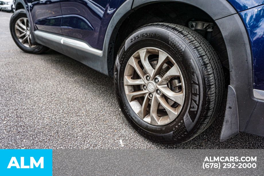 Used 2019 Blue Hyundai SE image 16