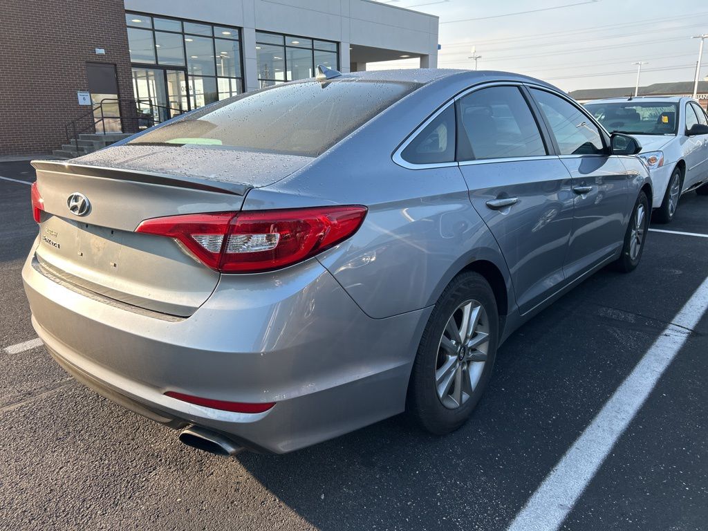 Thumbnail: 2017 Hyundai Sonata - 3