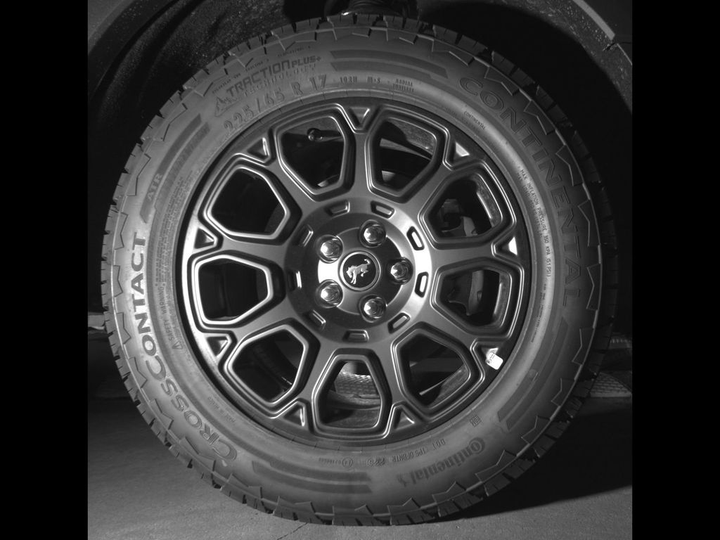 New 2026 Azure Gray Metallic Tri-Coat Ford Badlands® image 10