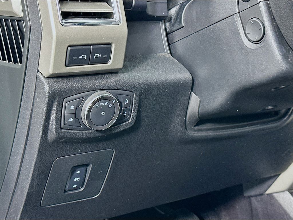 Thumbnail: 2016 Ford F-150 - 10