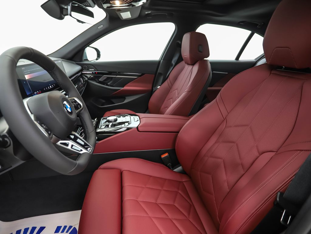 Thumbnail: 2026 BMW 5 Series - 12