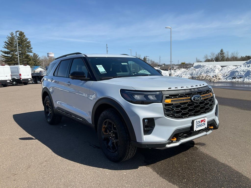 Space White Metallic 2026 Ford Explorer SUV / Crossover All-Wheel Drive Automatic