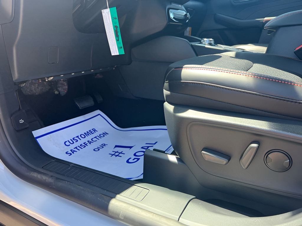 2025 Ford Escape Hybrid