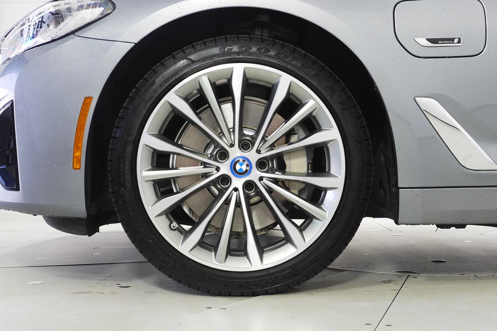 Thumbnail: 2023 BMW 5 Series - 5