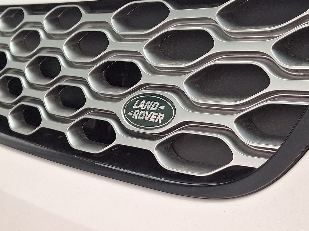 Thumbnail: 2026 Land Rover Discovery - 21