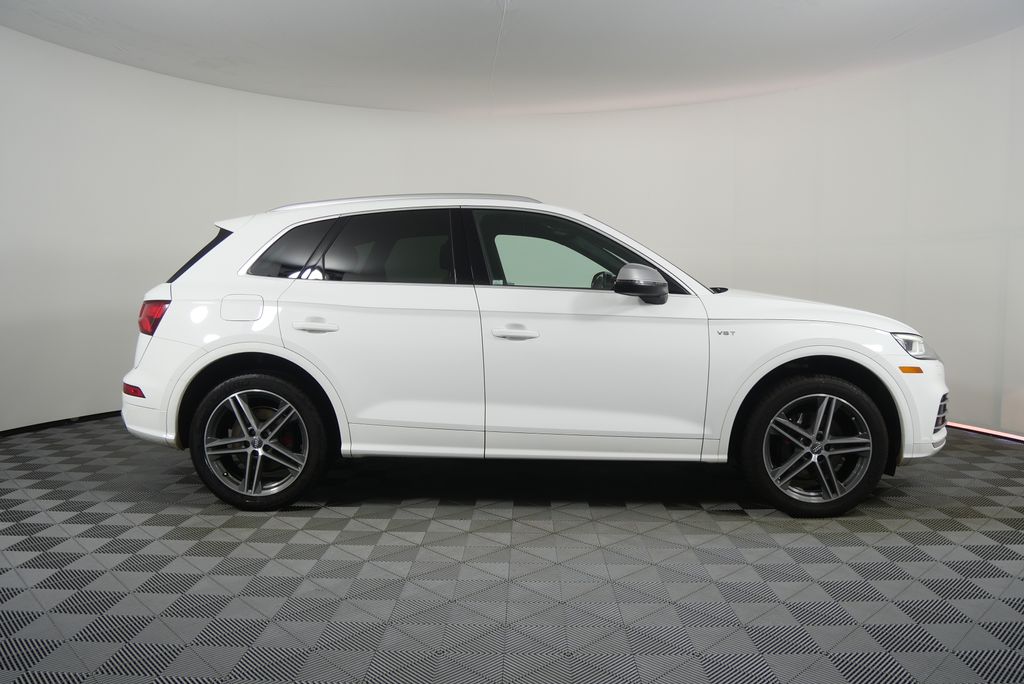 Thumbnail: 2018 Audi SQ5 - 2