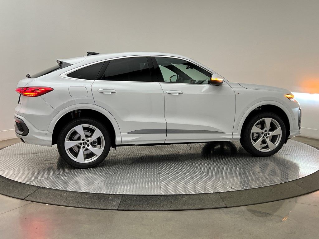 Thumbnail: 2025 Audi Q5 - 6