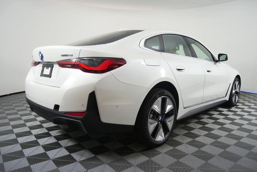 Thumbnail: 2025 BMW i4 - 3
