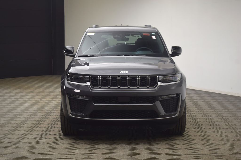 new 2026 Jeep Grand Cherokee car, priced at $40,007