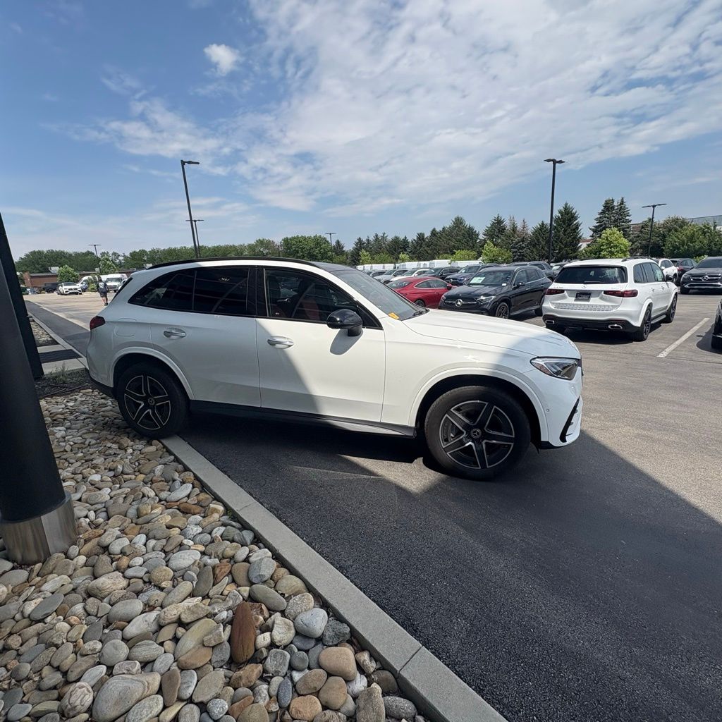 Certified Used 2023 Polar White Mercedes-Benz GLC 300 image 5