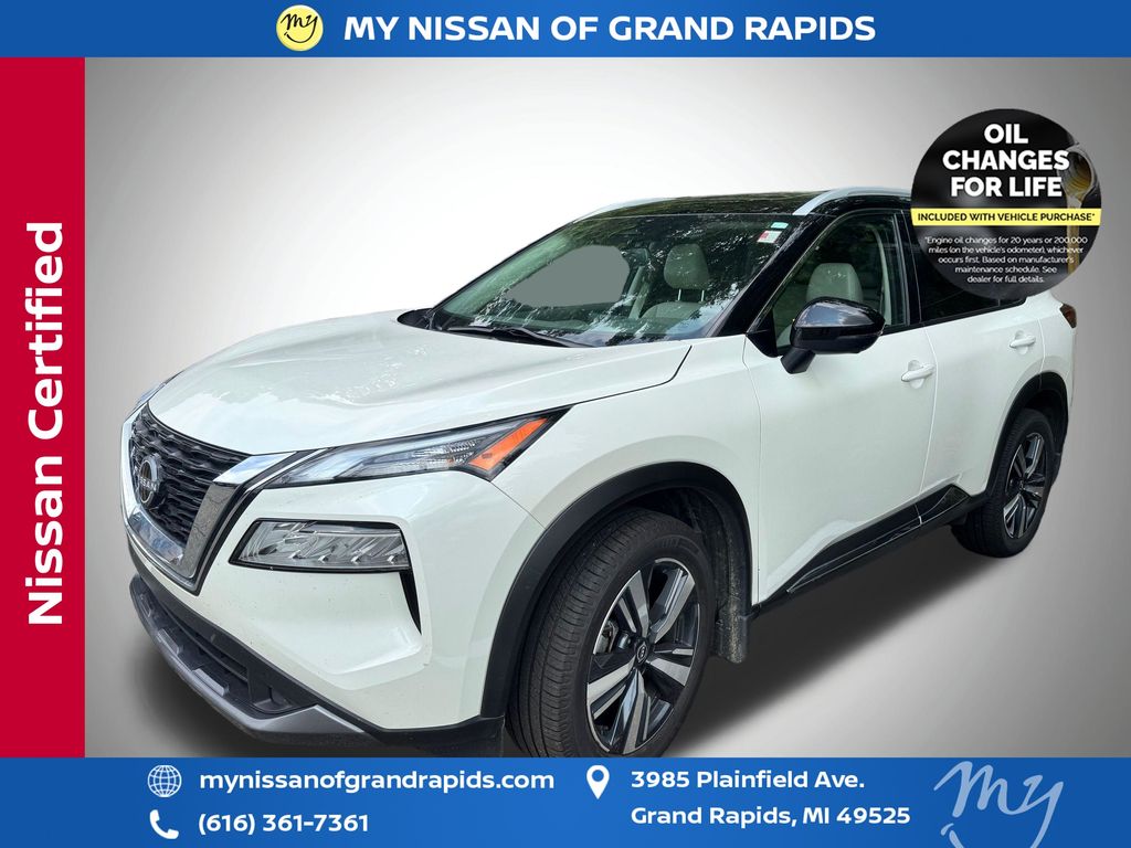 Pearl White Tricoat/Super Black 2023 Nissan Rogue SUV / Crossover All-Wheel Drive Continuously Variable Transmission