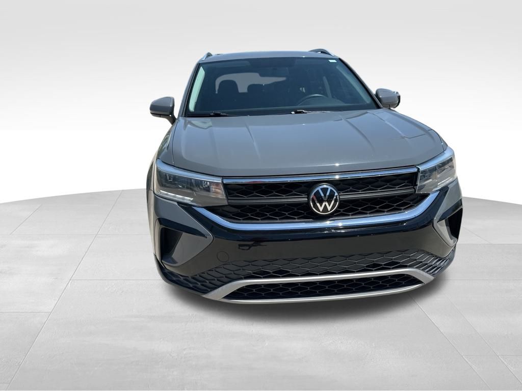 2022 Gray Volkswagen Taos 1.5T SE FWD SUV