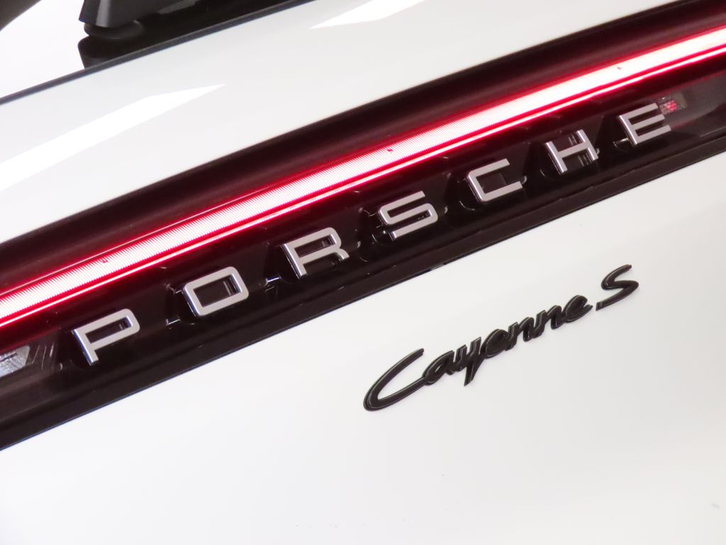 Thumbnail: 2025 Porsche Cayenne - 12