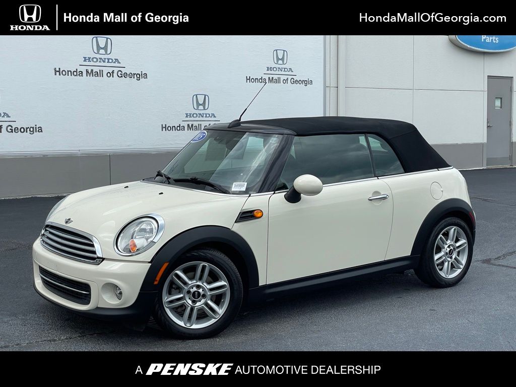 2015 MINI Cooper Base -
                Buford, GA