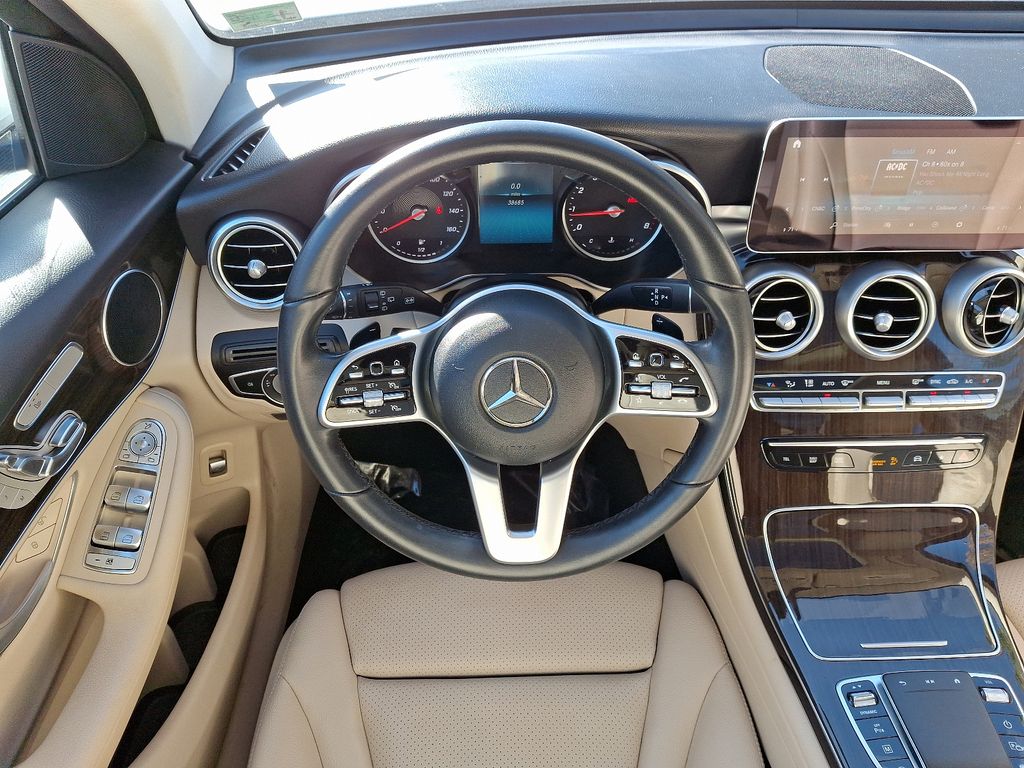 2021 Mercedes-Benz GLC 300 11