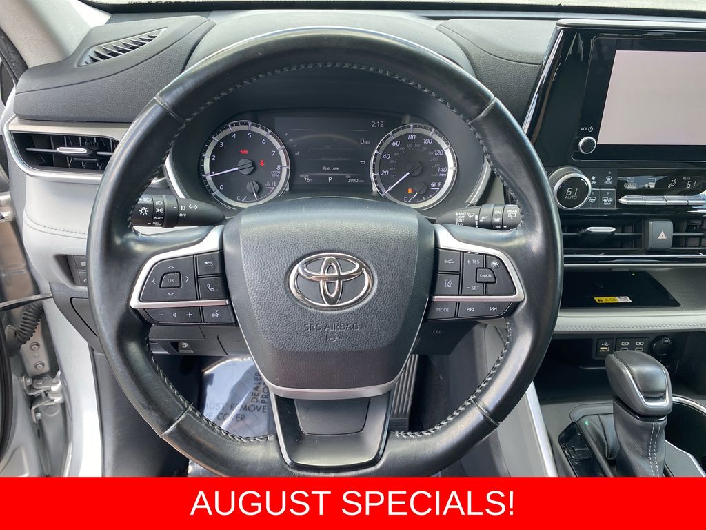 Used 2023 Toyota Highlander SUV