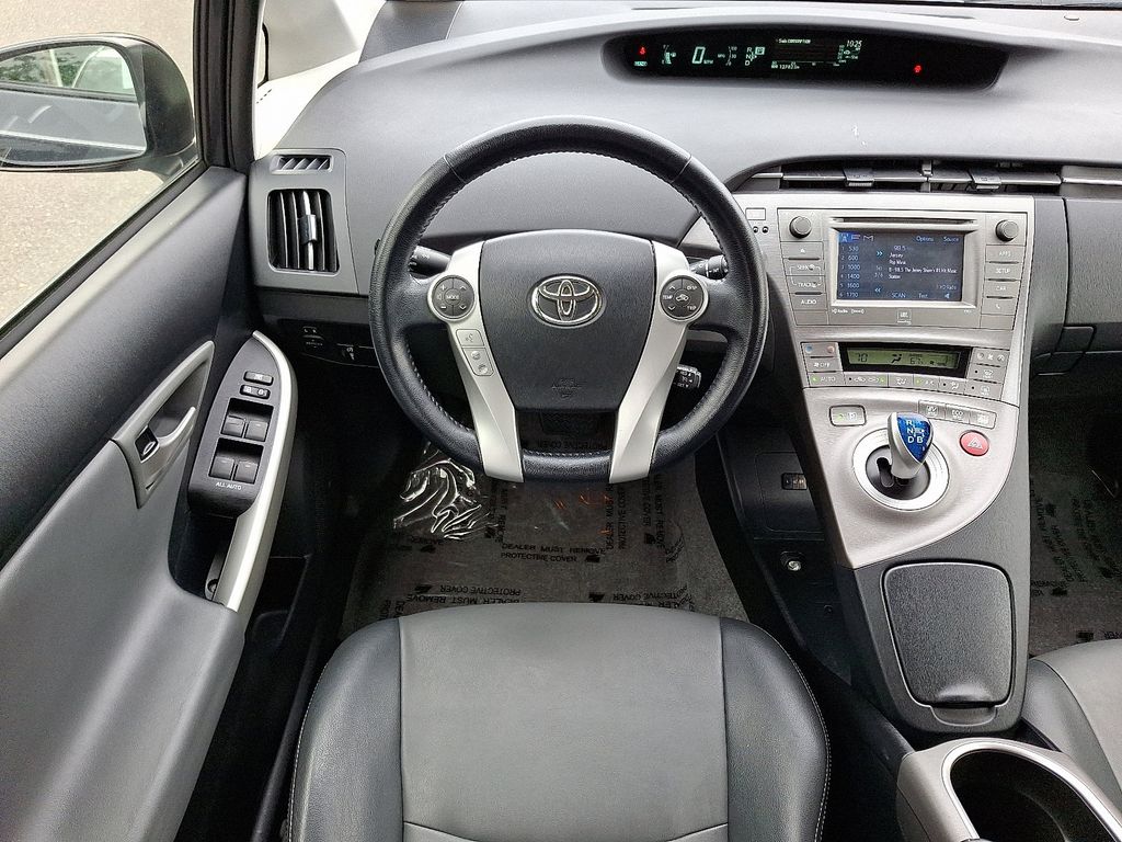 Thumbnail: 2014 Toyota Prius - 11