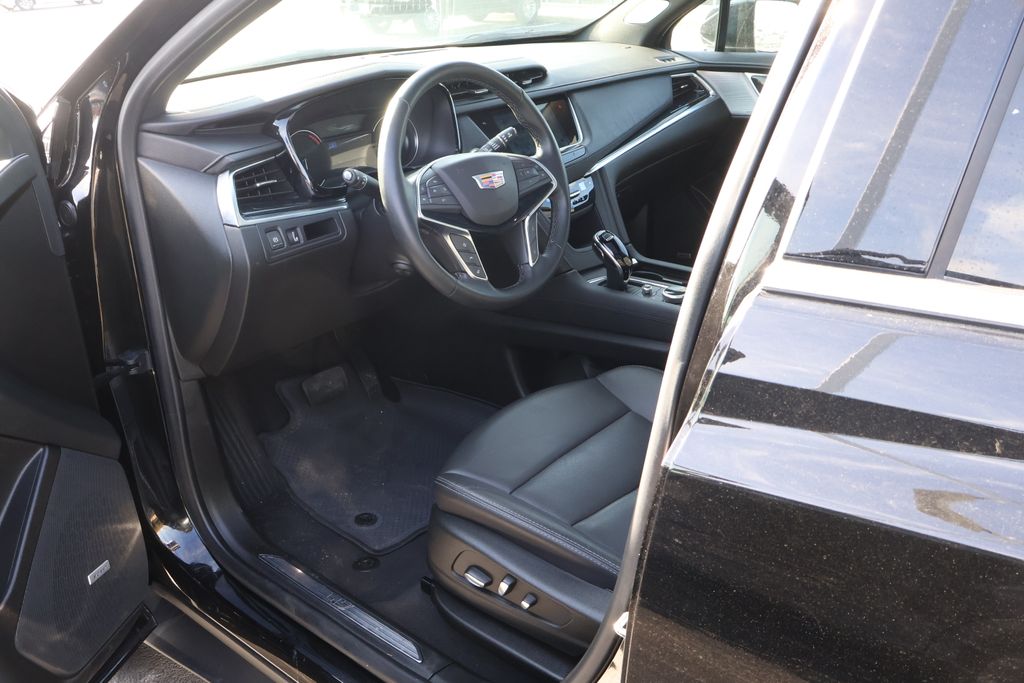 Thumbnail: 2025 Cadillac XT5 - 12