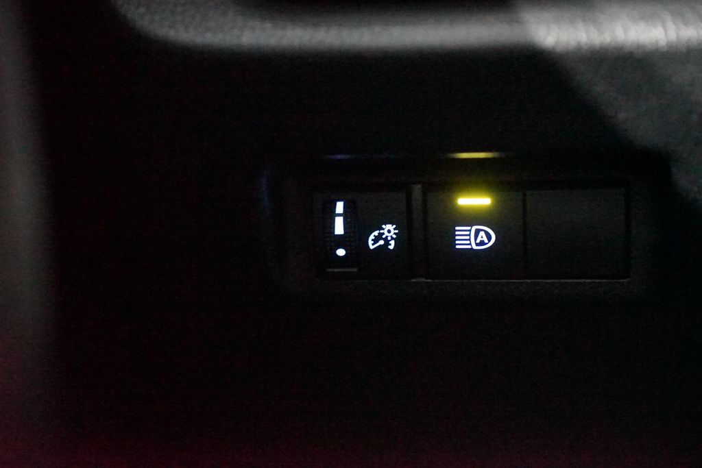 Thumbnail: 2021 Toyota RAV4 - 22