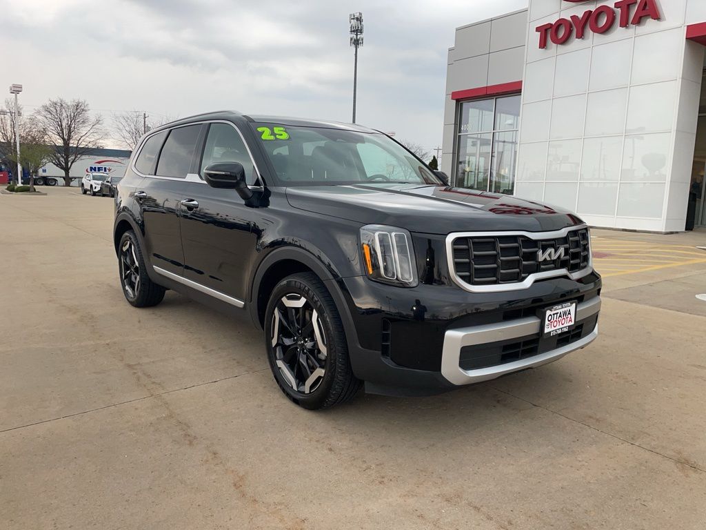Ebony Black 2025 Kia Telluride S AWD SUV / Crossover All-Wheel Drive 8-Speed Automatic