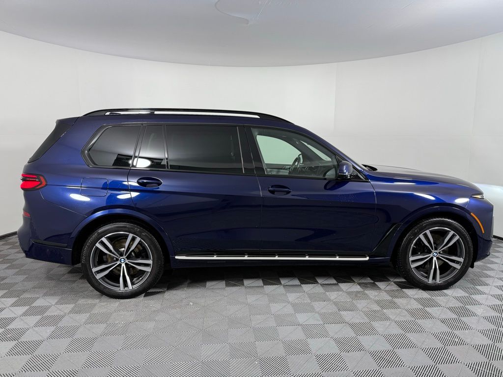 Thumbnail: 2023 BMW X7 - 4